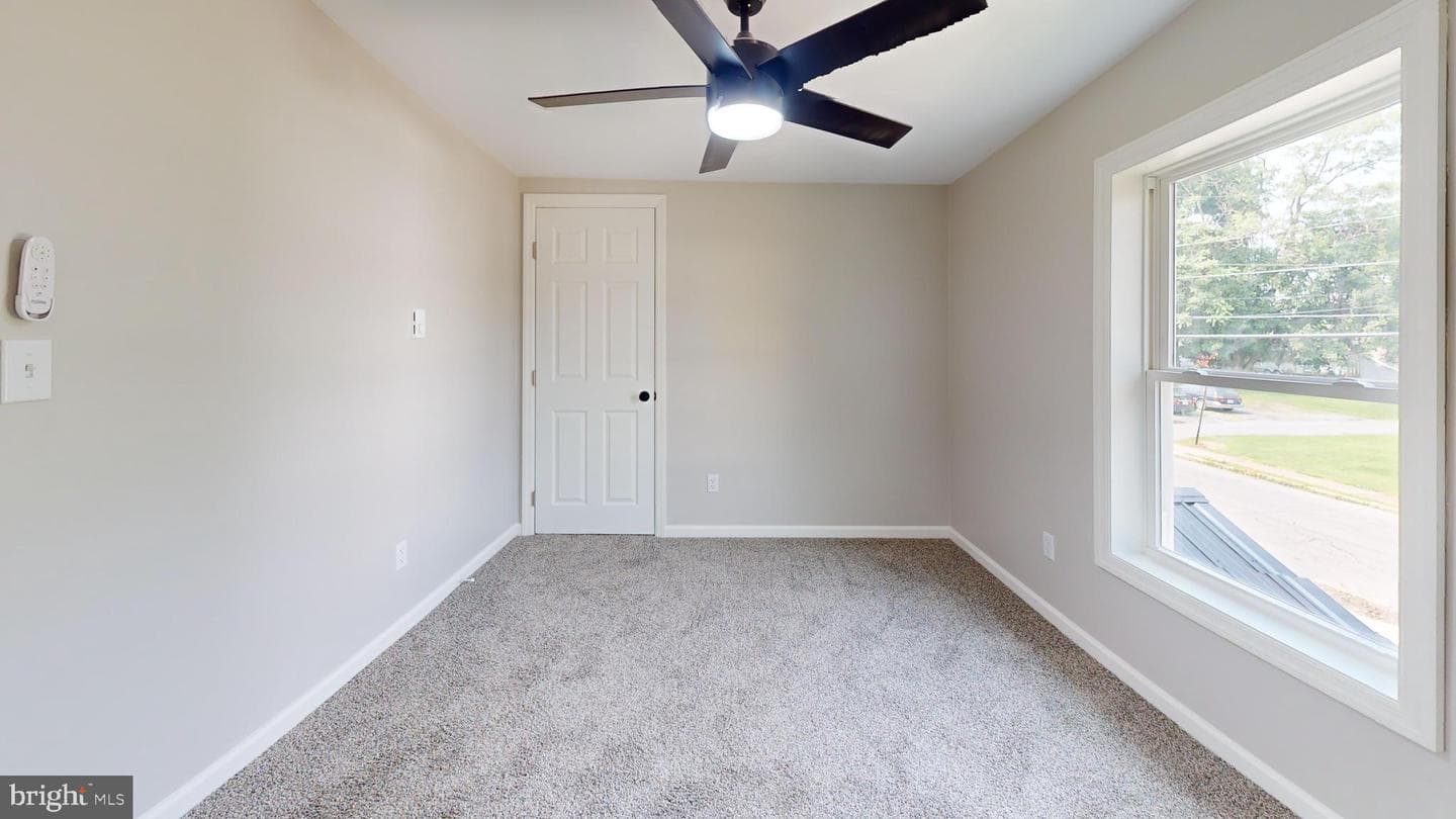 328 Hill Street photo 24