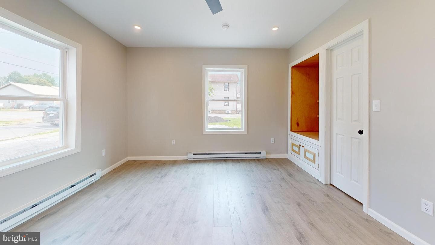 328 Hill Street photo 29