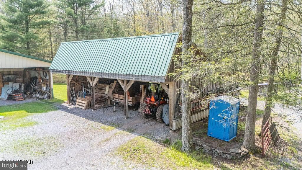 2270 Pine Tree Road photo 19