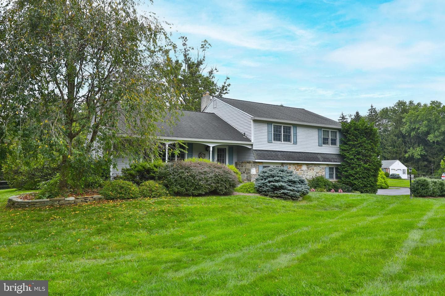 1025 Larch Circle photo 35