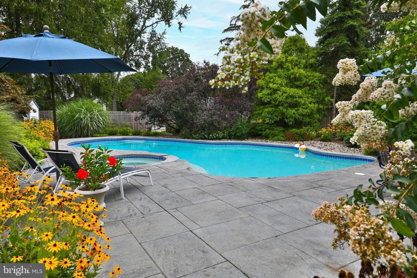 1025 Larch Circle photo 6