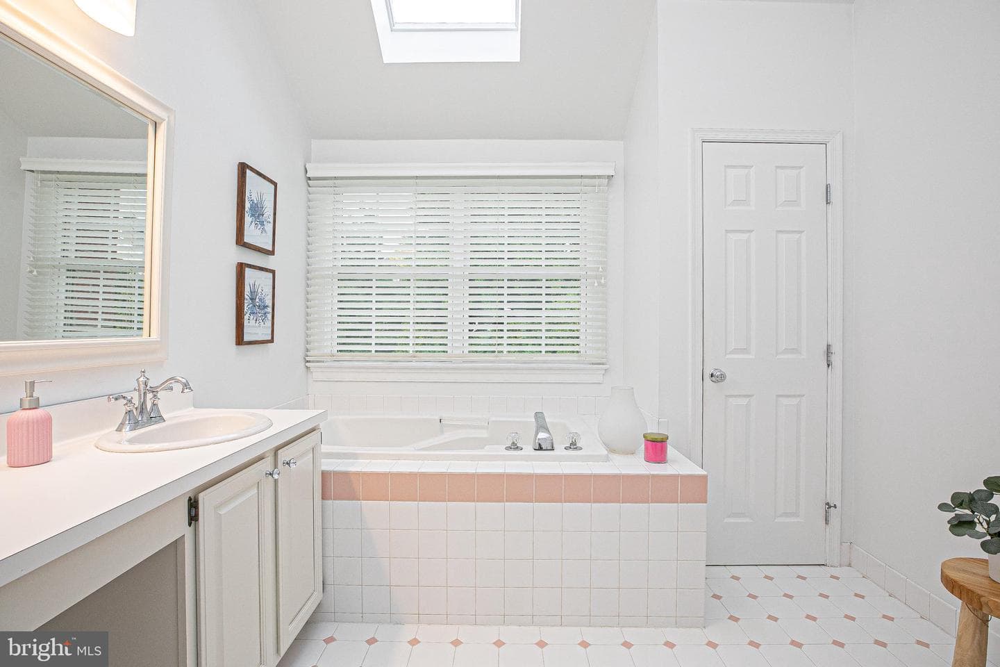 26 Garnet Circle photo 22