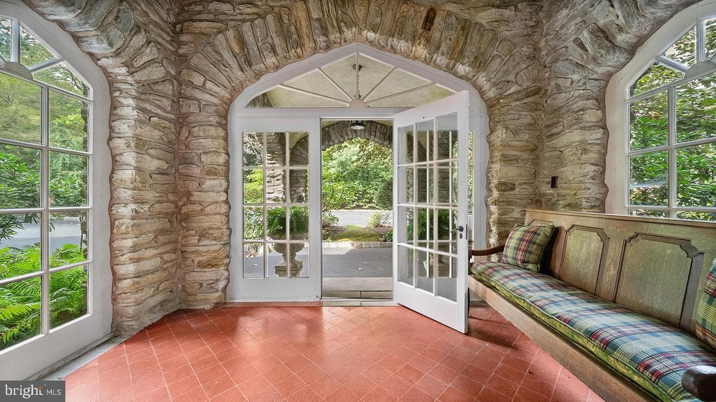1717 Woodland Road photo 6