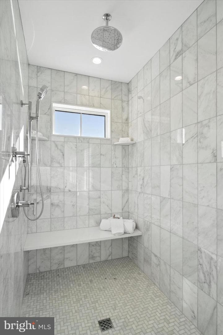 204 Iona Avenue photo 31