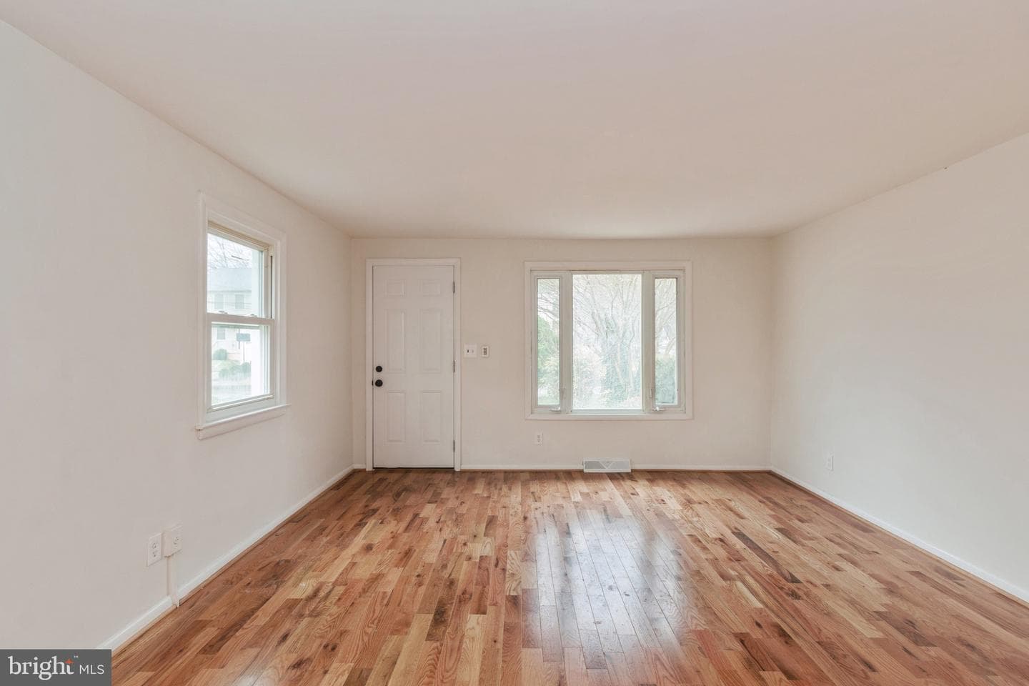 300 Girard Avenue photo 6