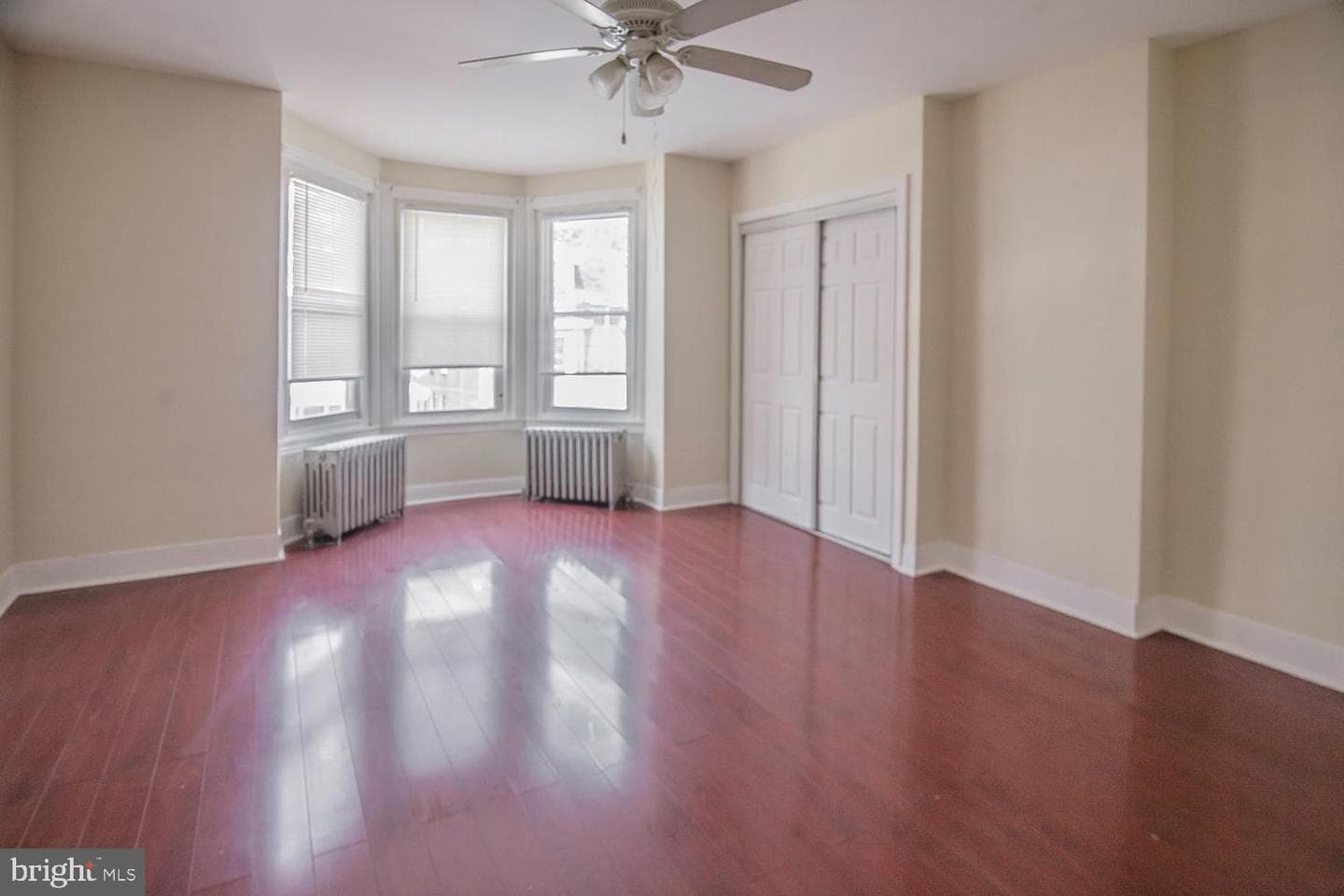 218 E Marshall Street photo 11