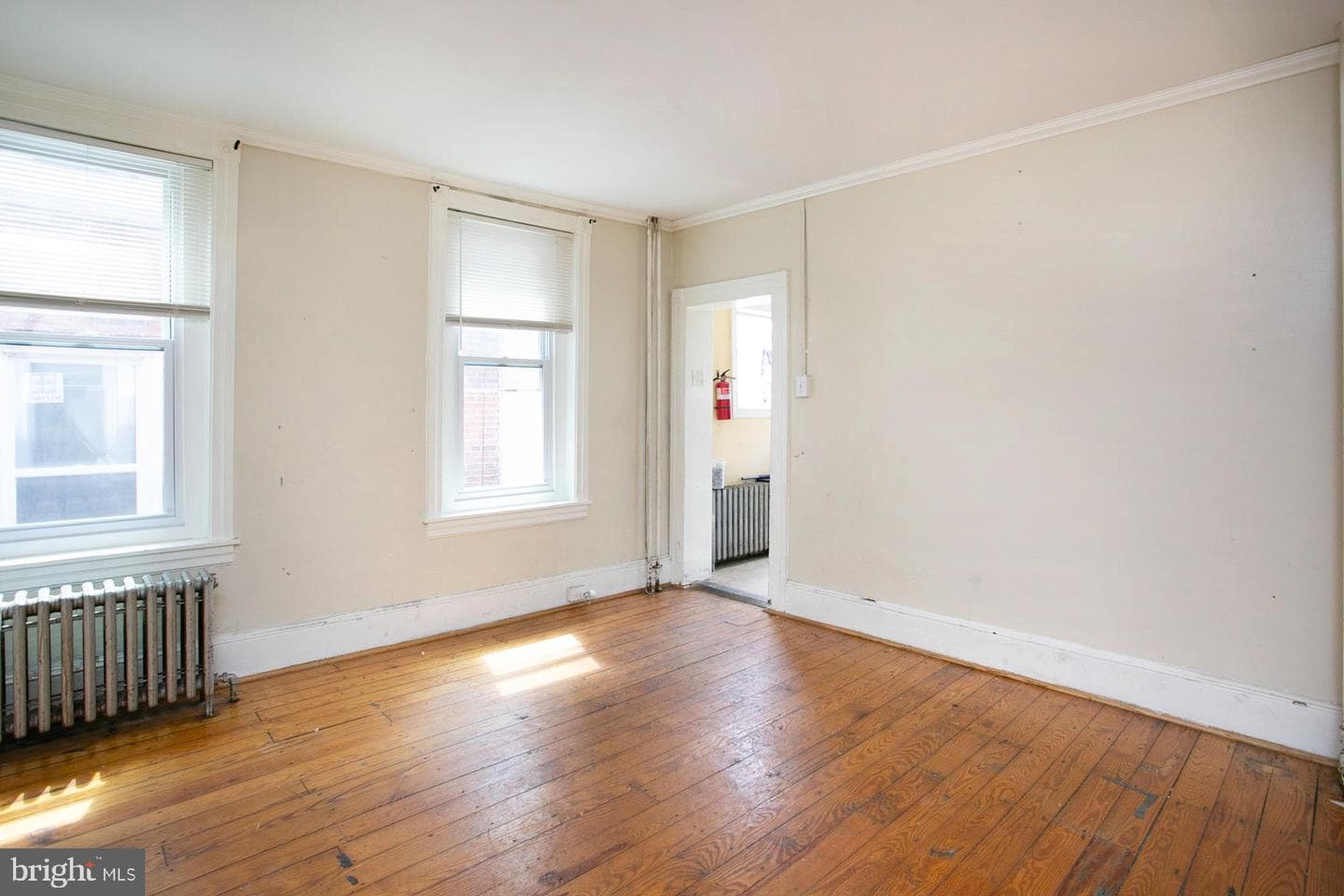 218 E Marshall Street photo 12