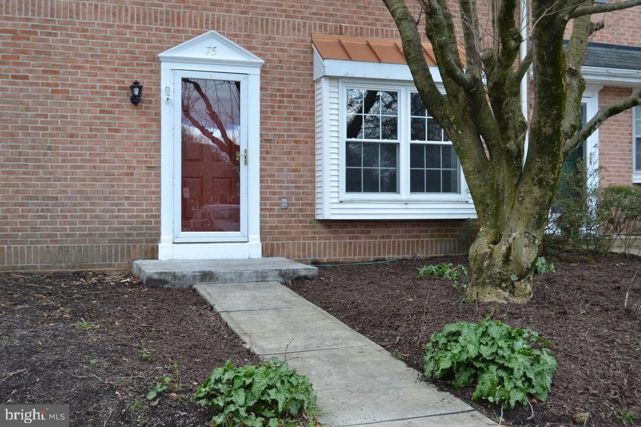 75 Brookside Court photo 2