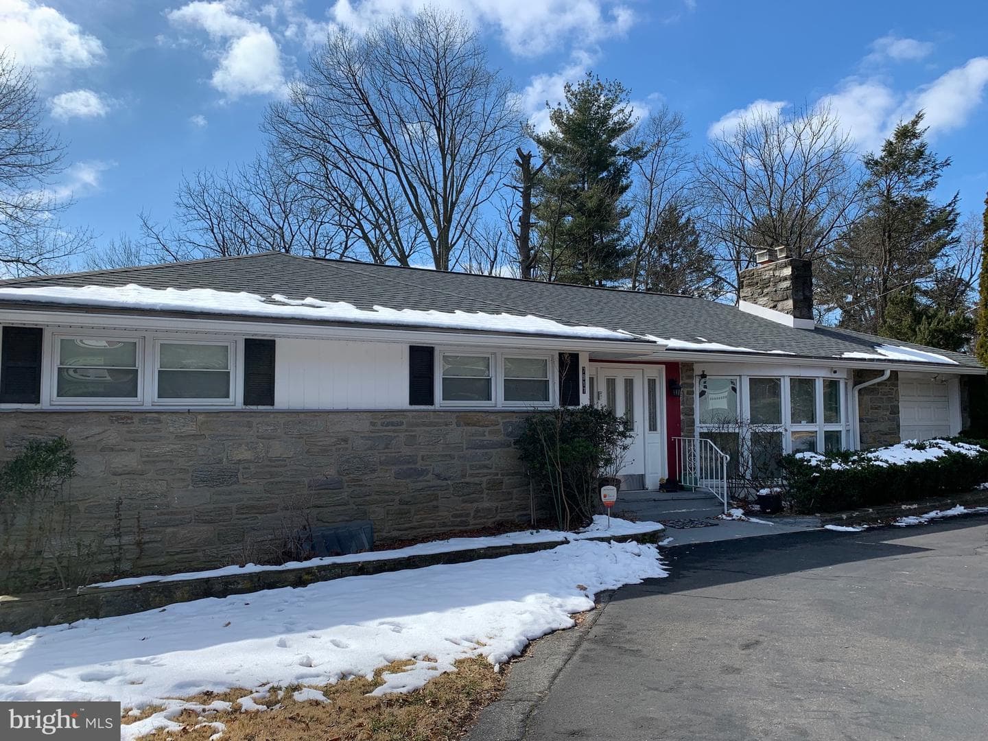 7917 Green Lane photo 1