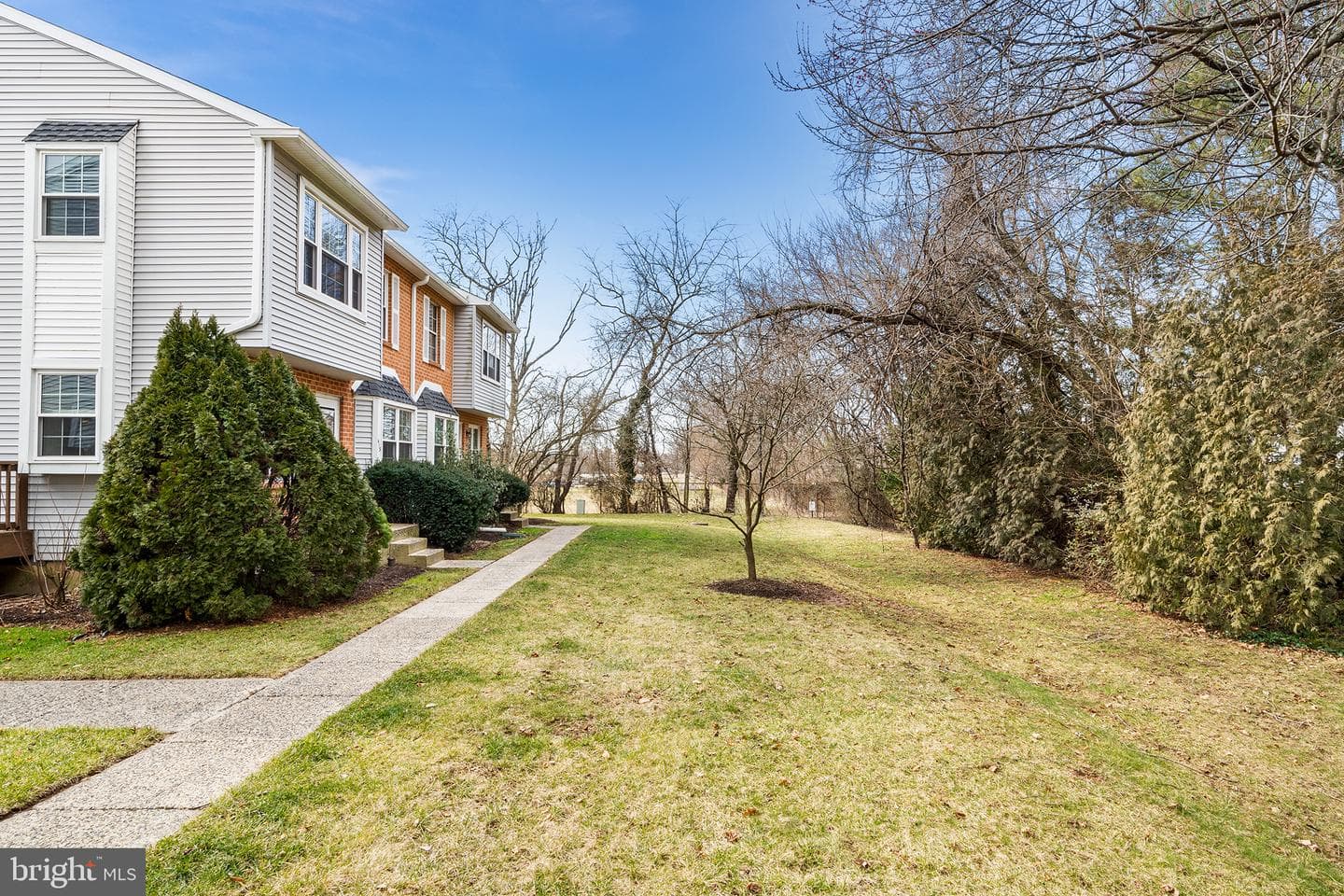 413 Wendover #122-B photo 4