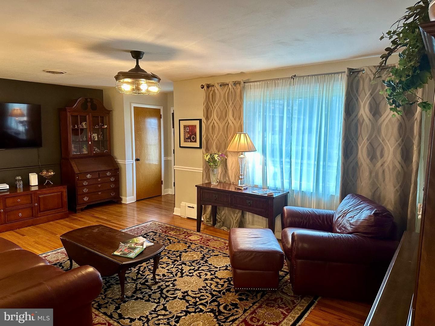 1221 Center Avenue photo 3