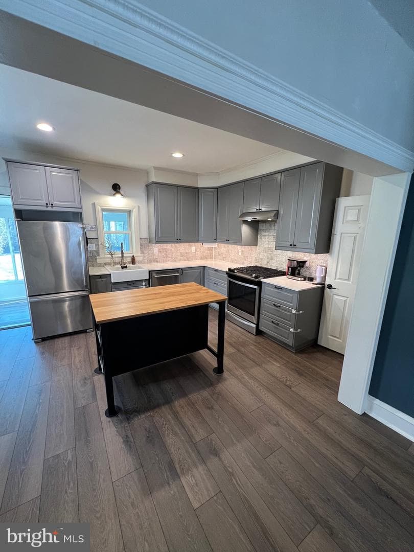 352 Coates Street photo 6