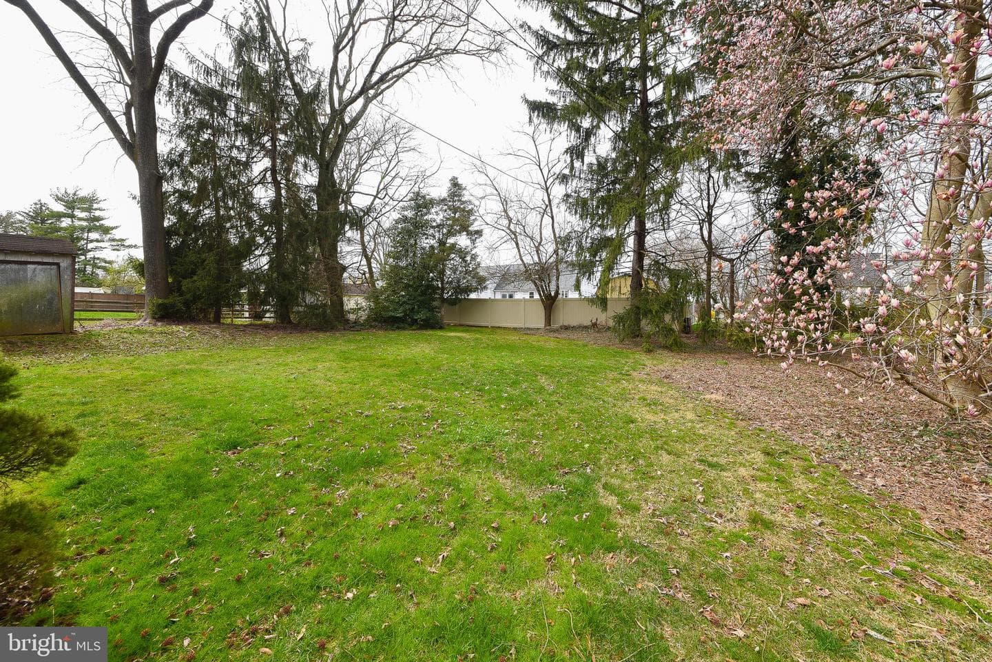 515 Bradford Road photo 38