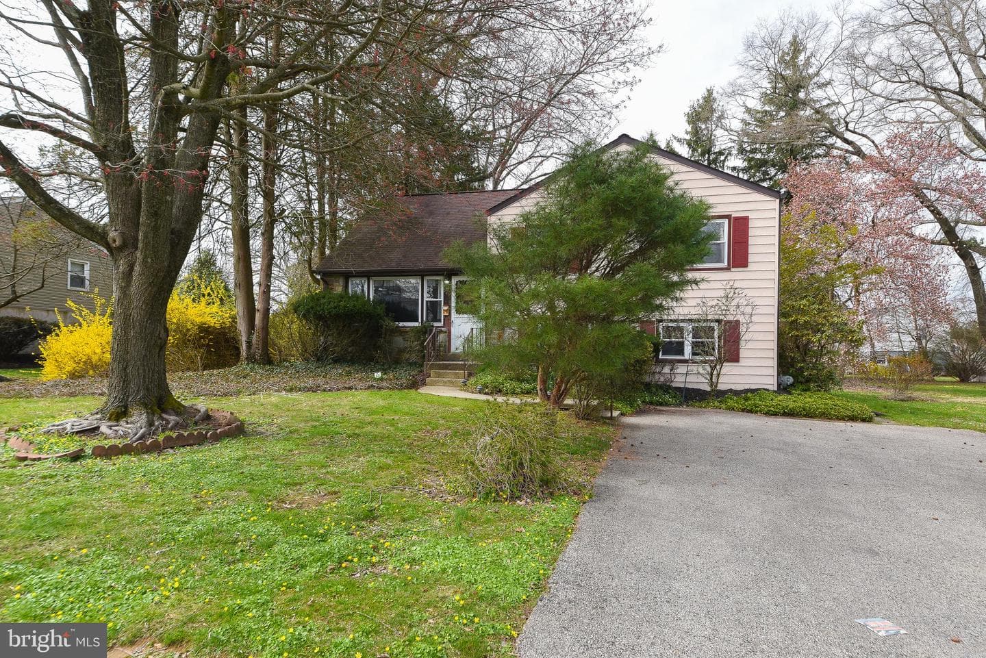 515 Bradford Road photo 5