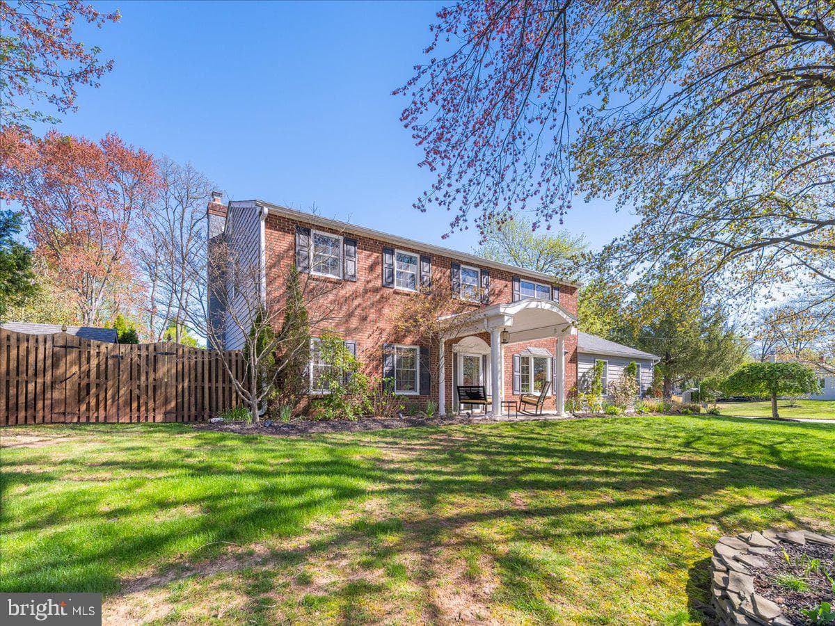 2743 Lantern Lane photo 3