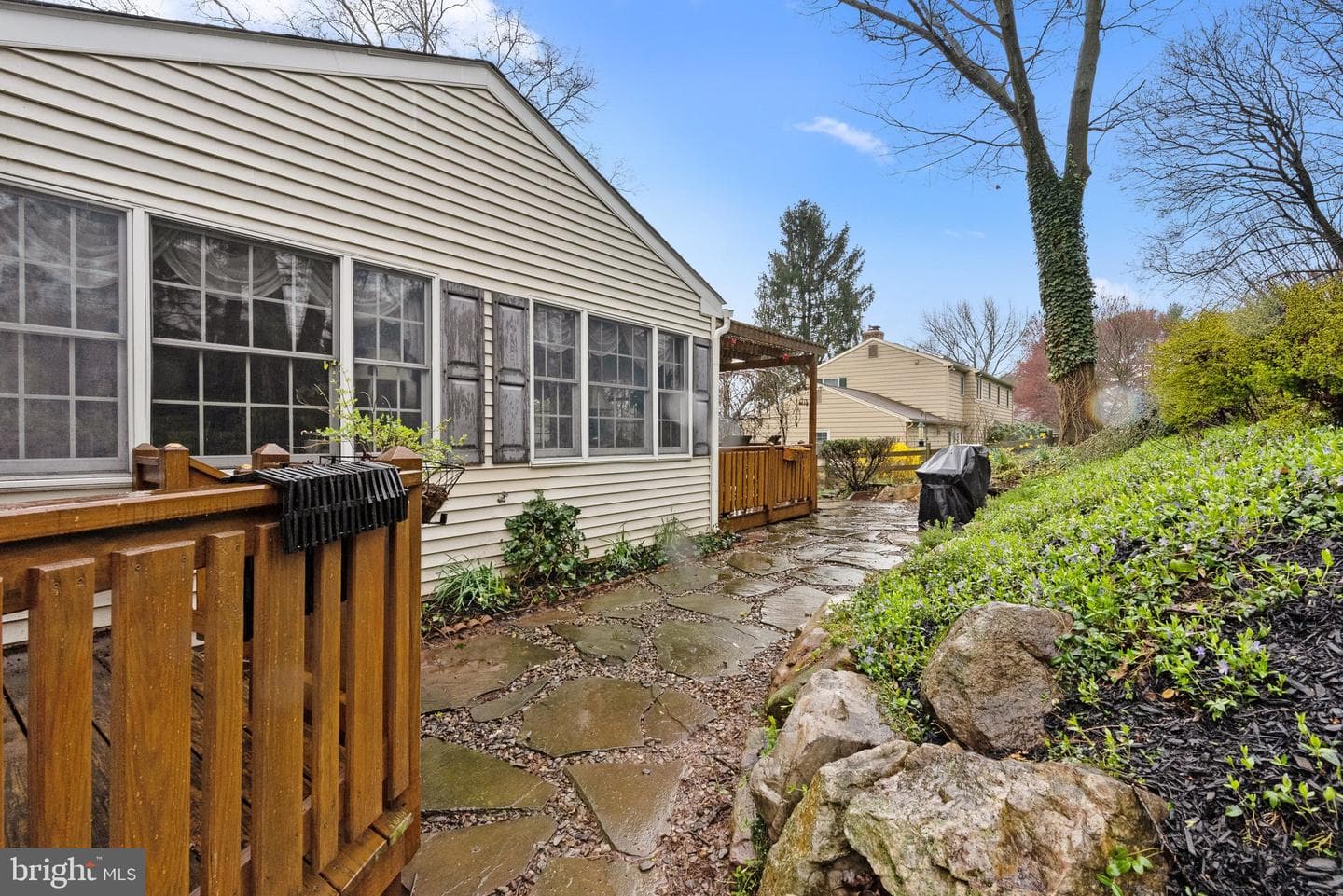 359 Stratford Avenue photo 39