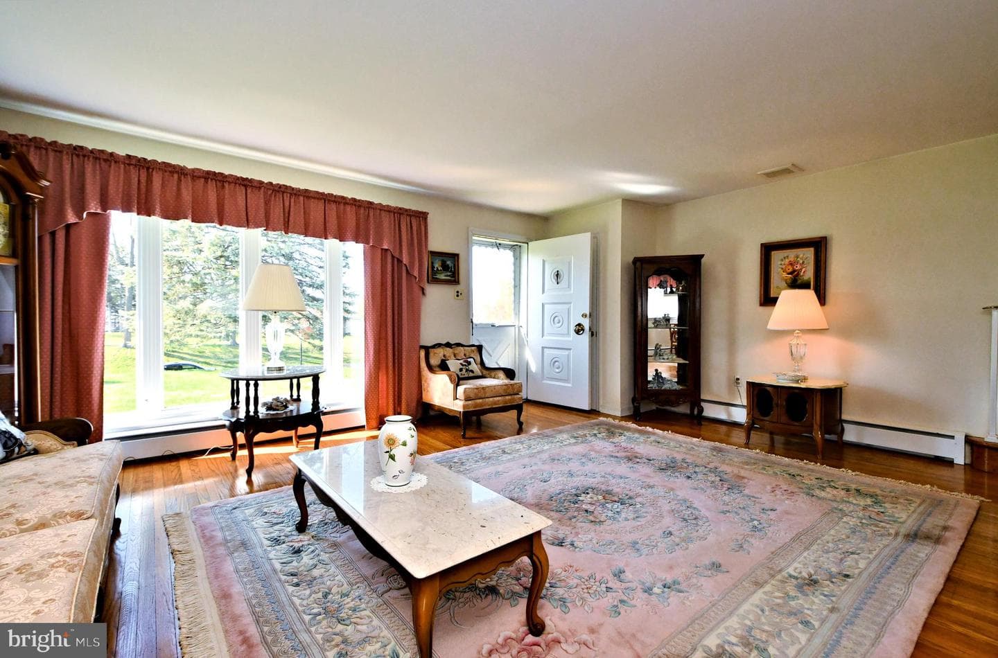 1394 Pine Street photo 3