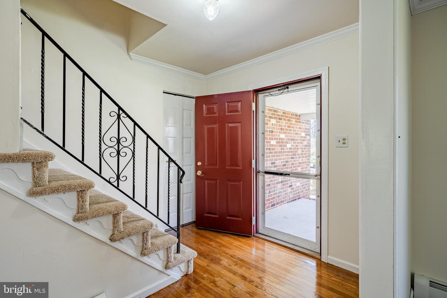128 E Mount Kirk Avenue photo 8