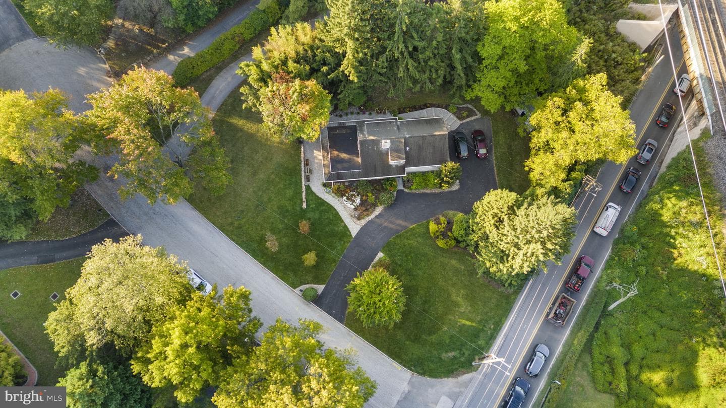 809 Matsons Ford Road photo 3