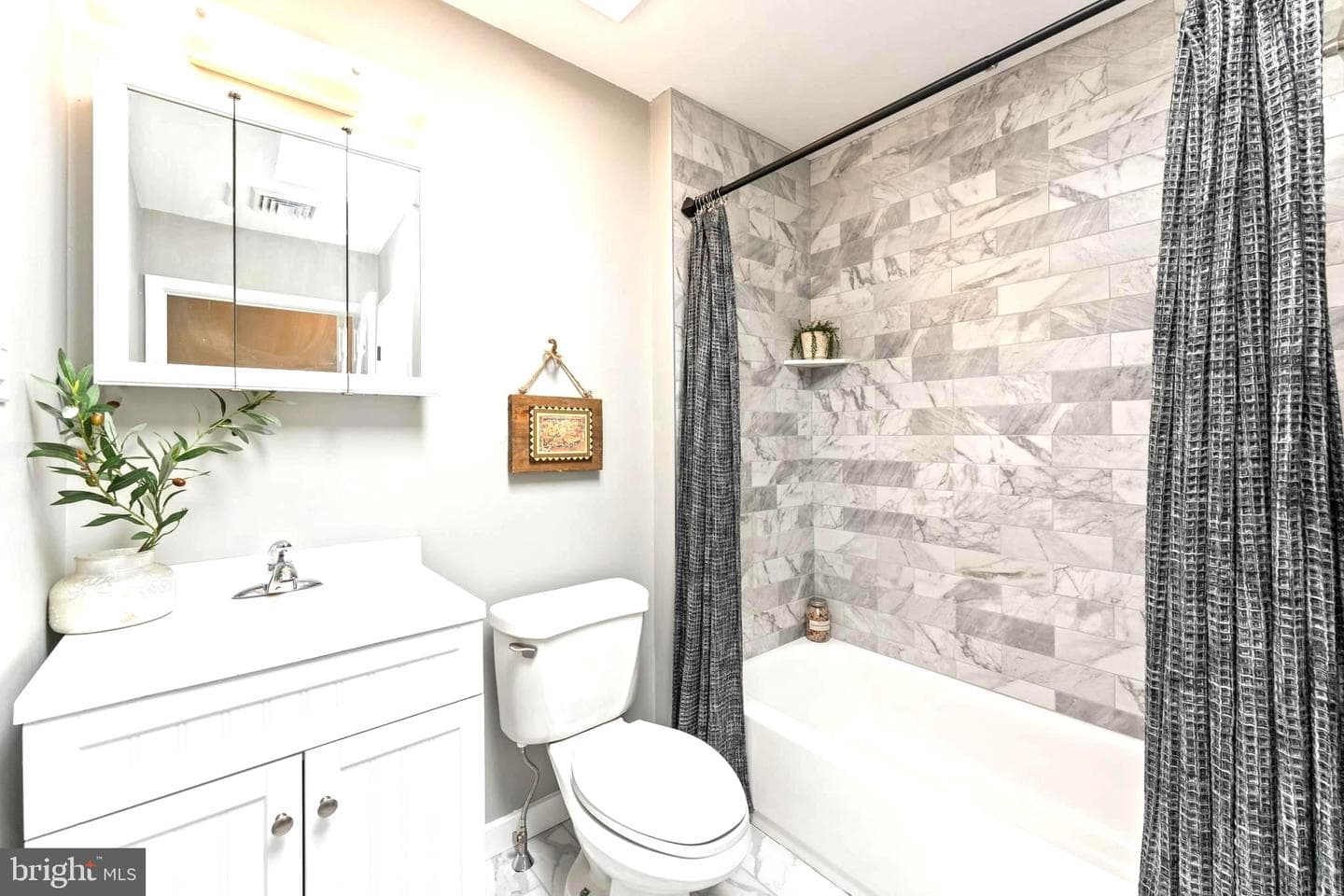 380 Thrush Drive photo 24