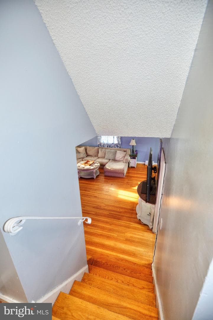 517 Barbara Drive photo 8