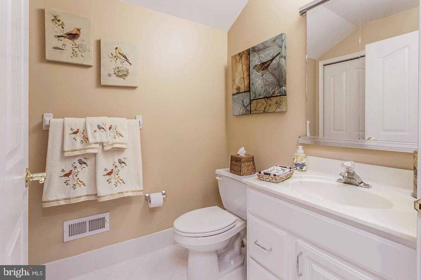 8 Newbury Way photo 32
