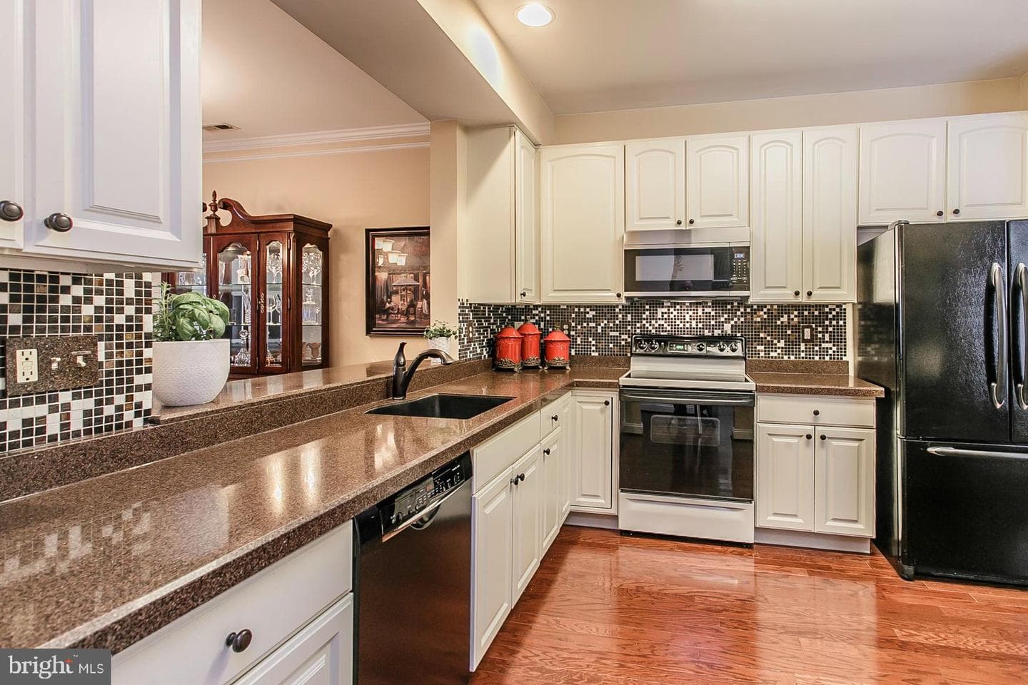 8 Newbury Way photo 7