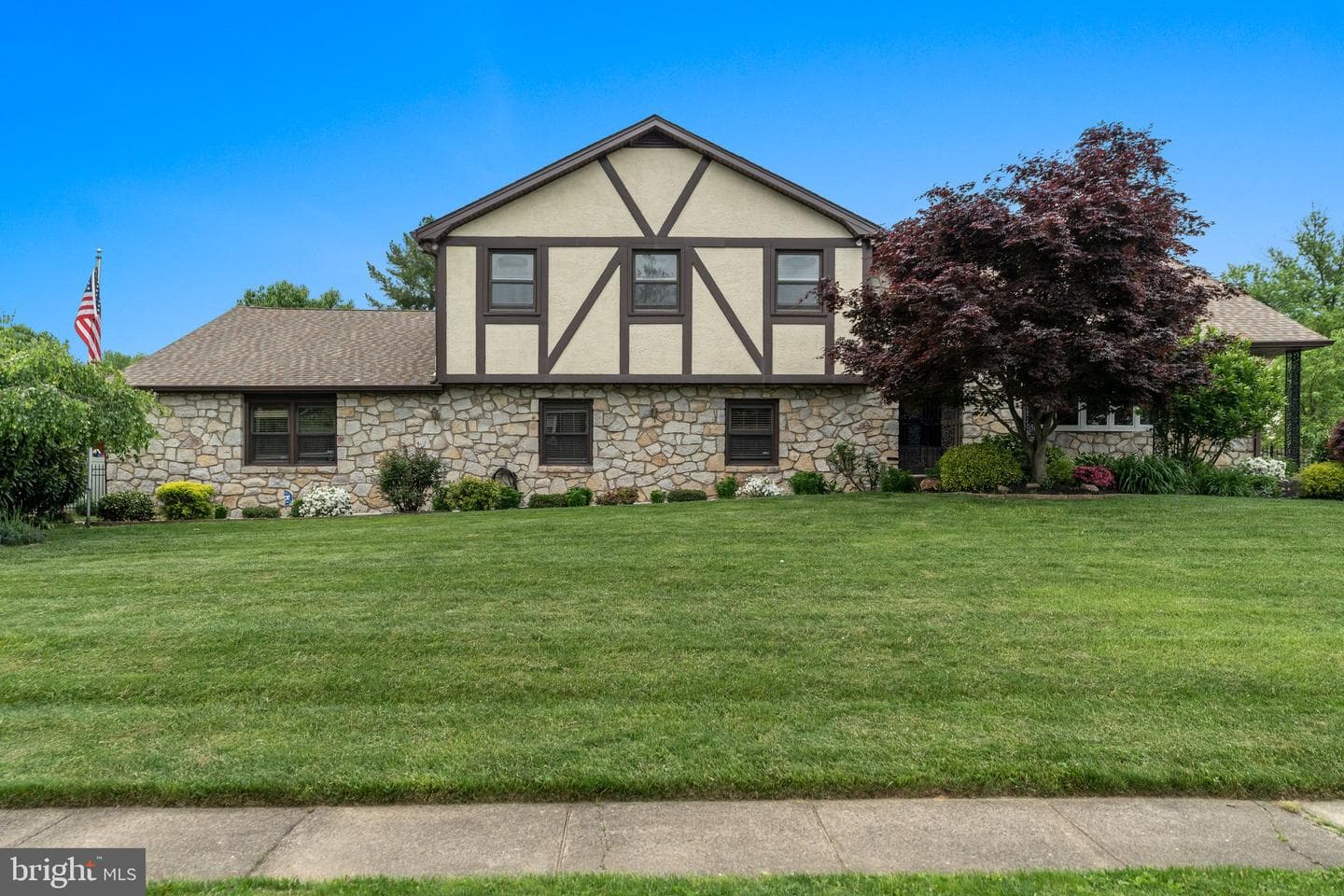 3778 Wheatsheaf Road photo 2