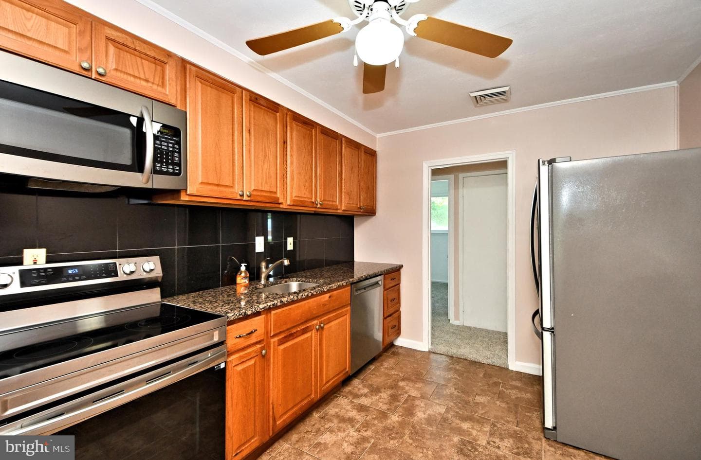 211 Oak Tree Road photo 13