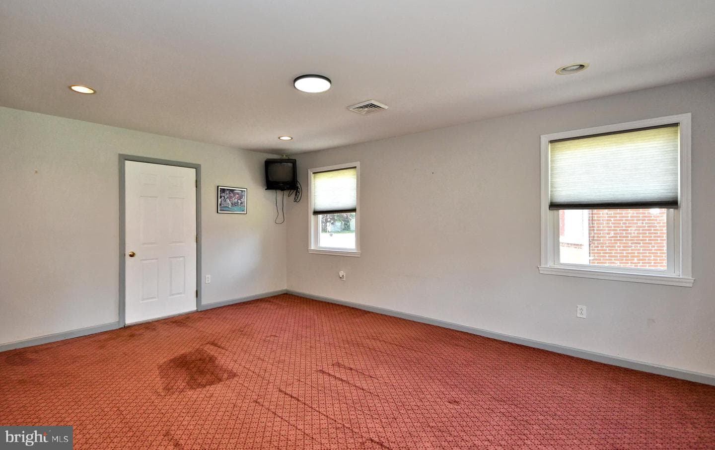 211 Oak Tree Road photo 32