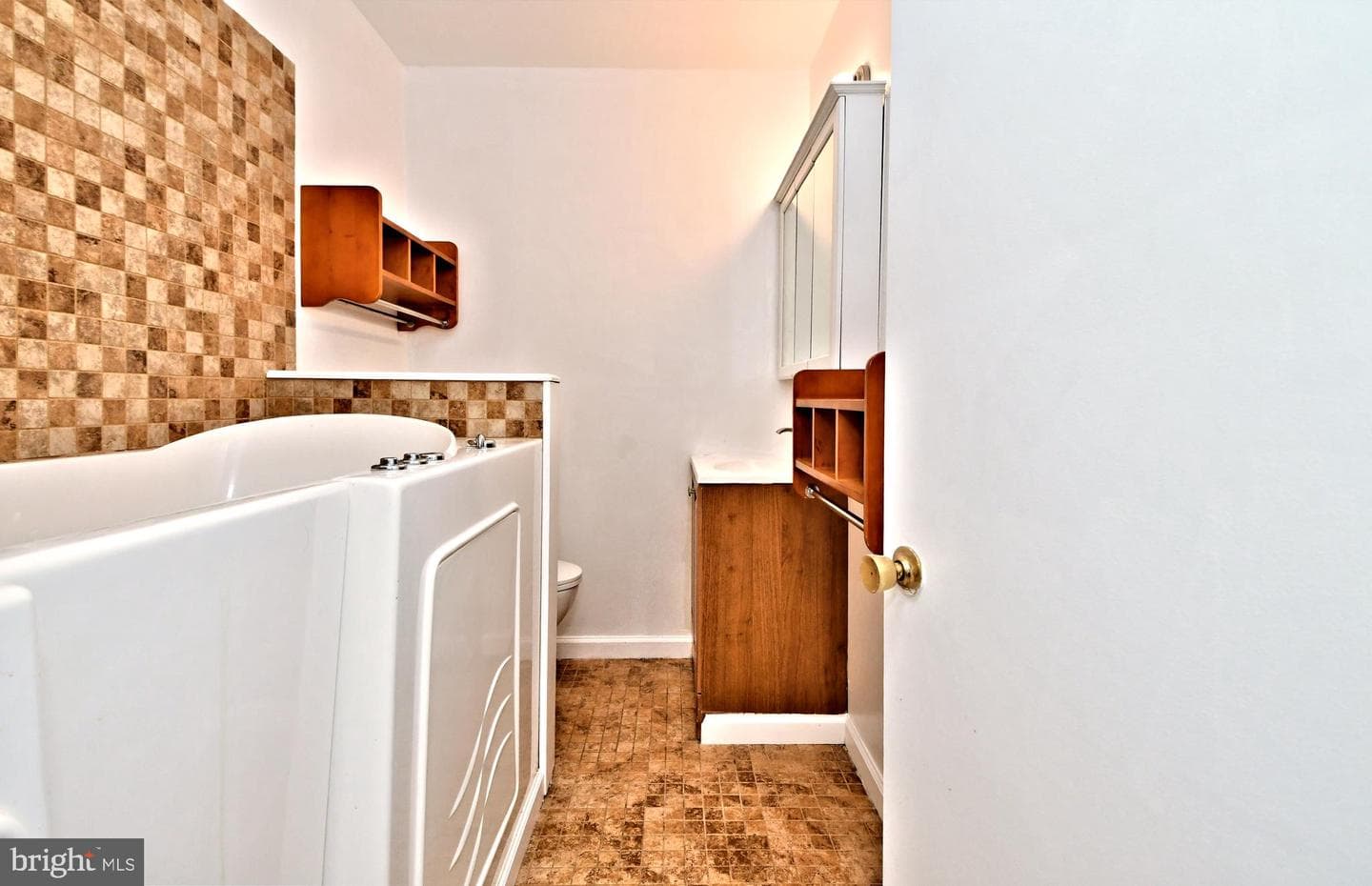 211 Oak Tree Road photo 43