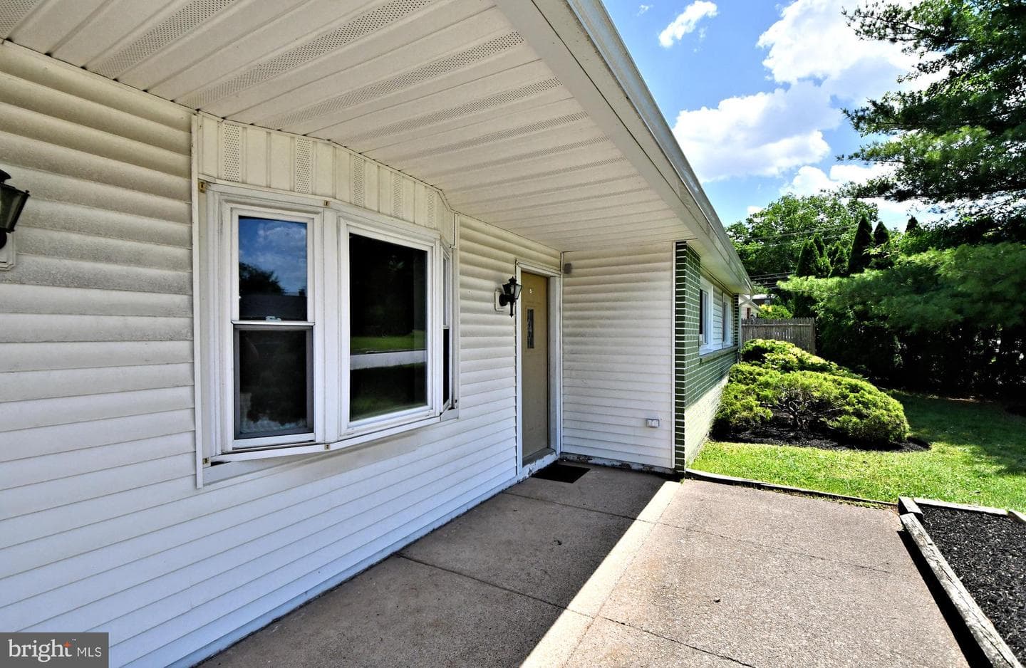 211 Oak Tree Road photo 5