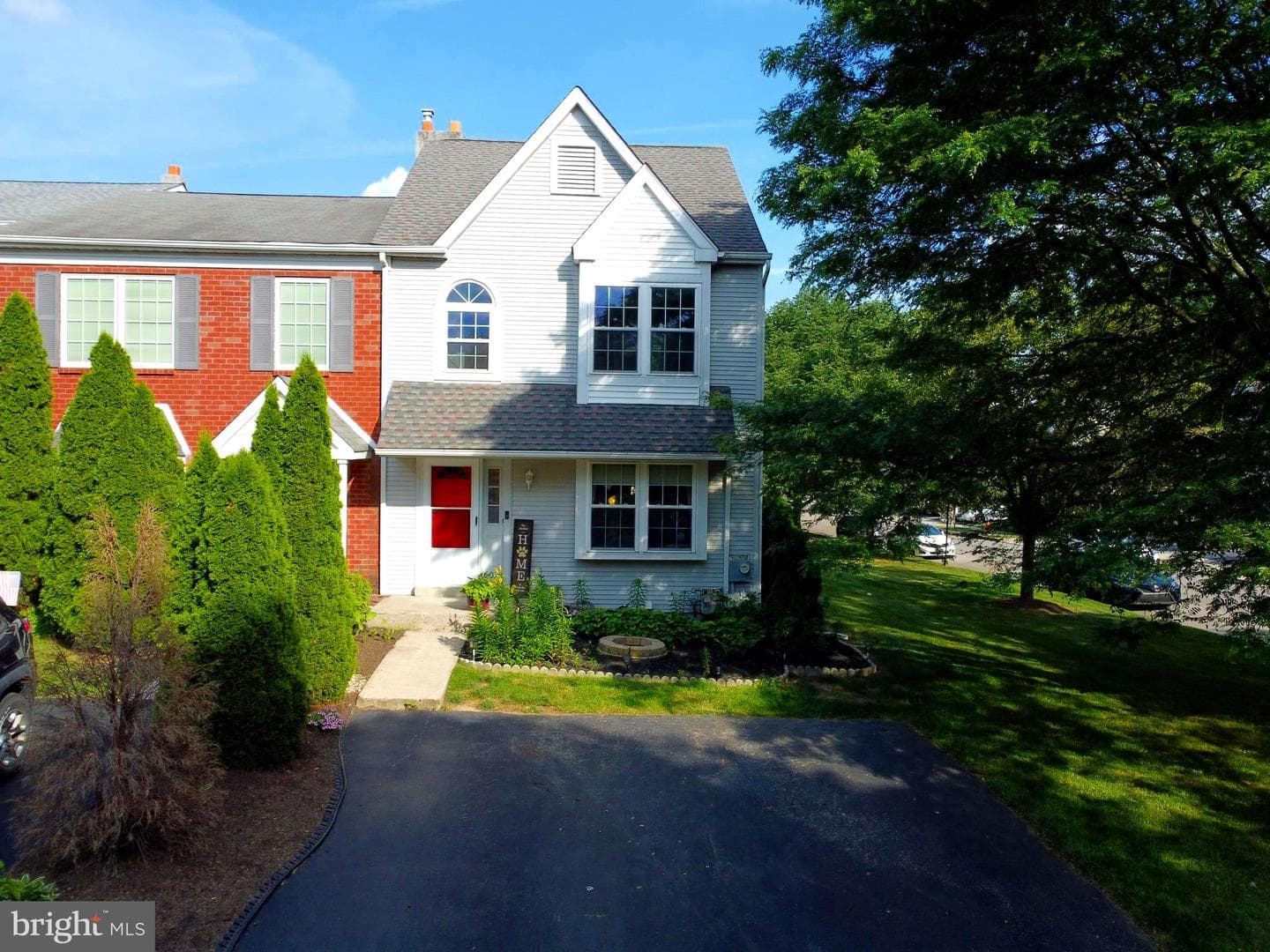 602 Greentree photo 2