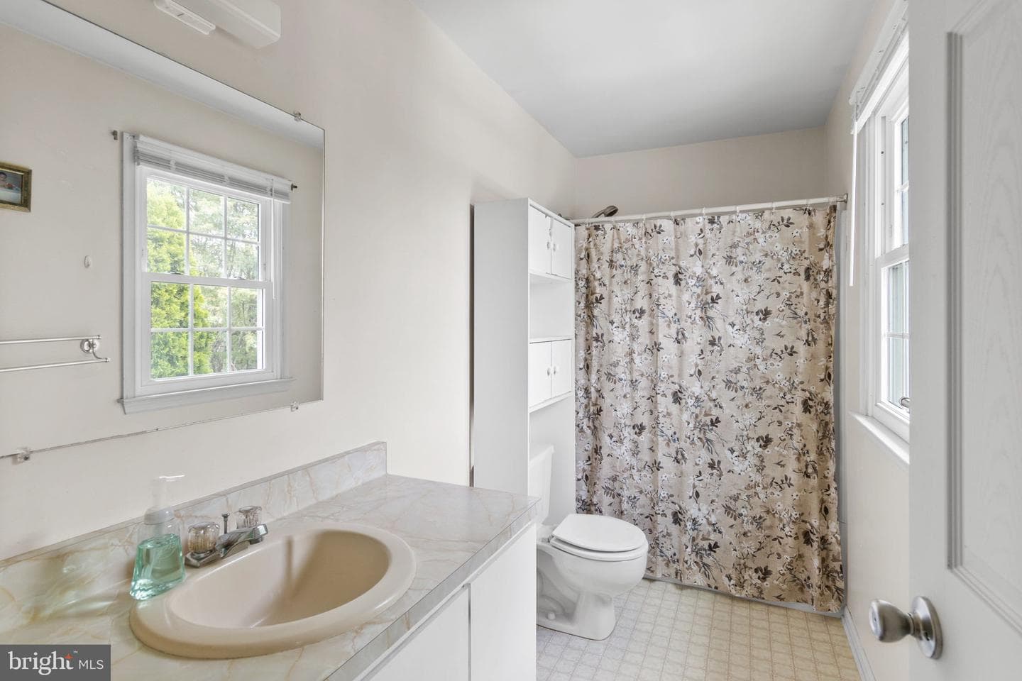 137 Jonathan Drive photo 9