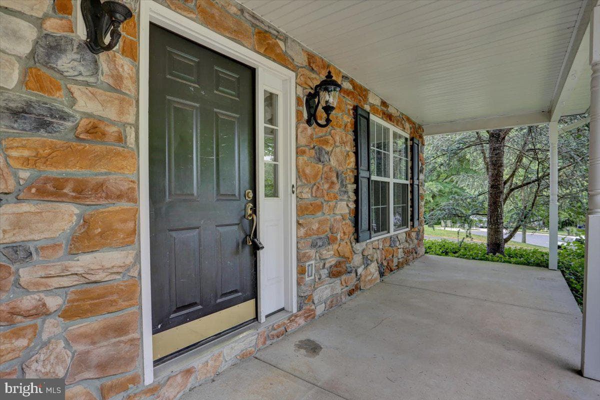 167 Ivy Lane photo 3