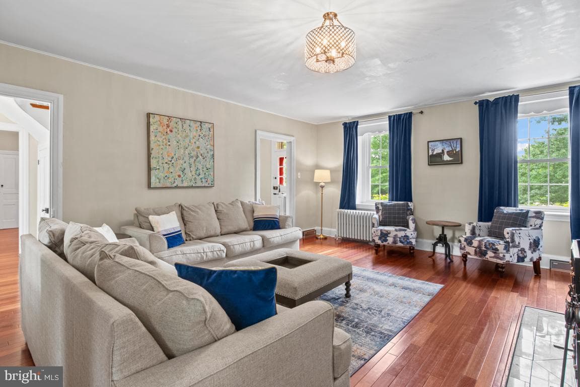 895 Summerset Place photo 6