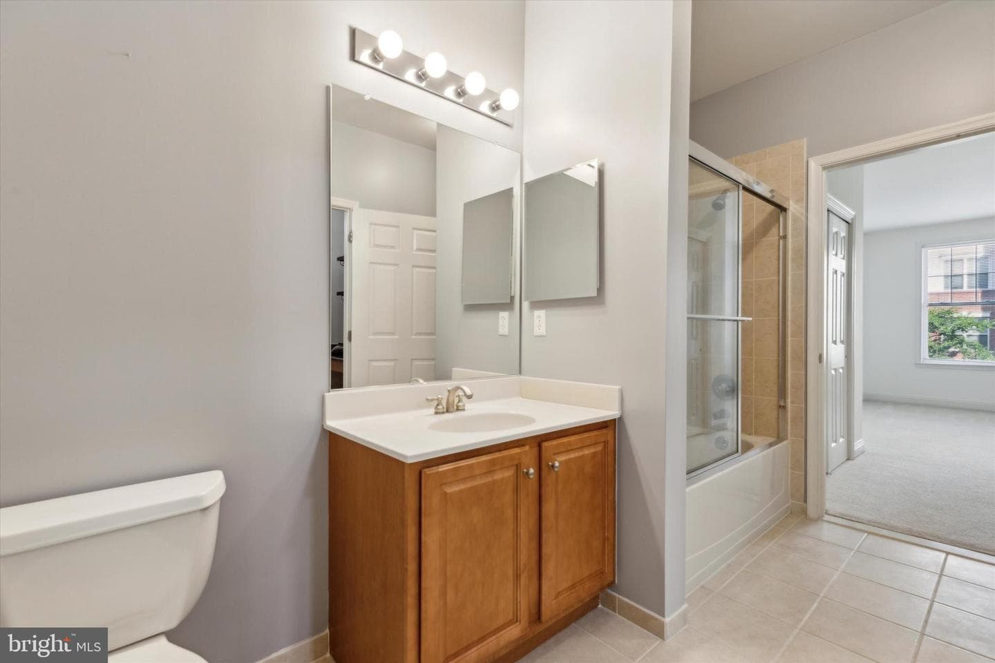 300 W Elm Street #2125 photo 13