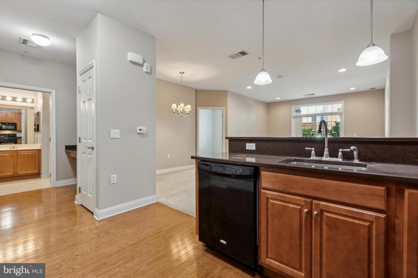 300 W Elm Street #2125 photo 3