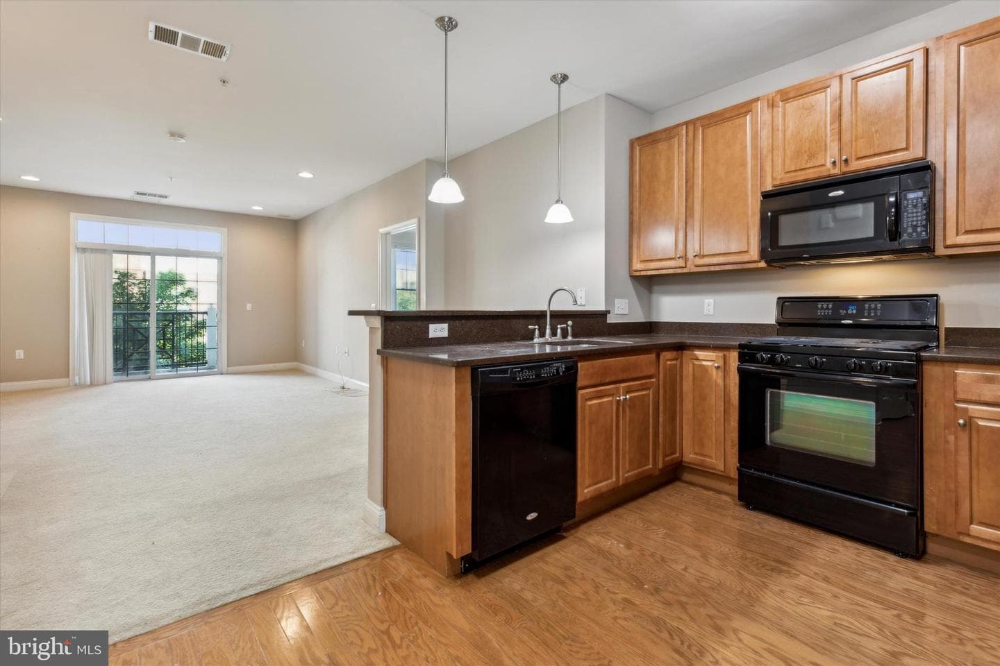300 W Elm Street #2125 photo 4
