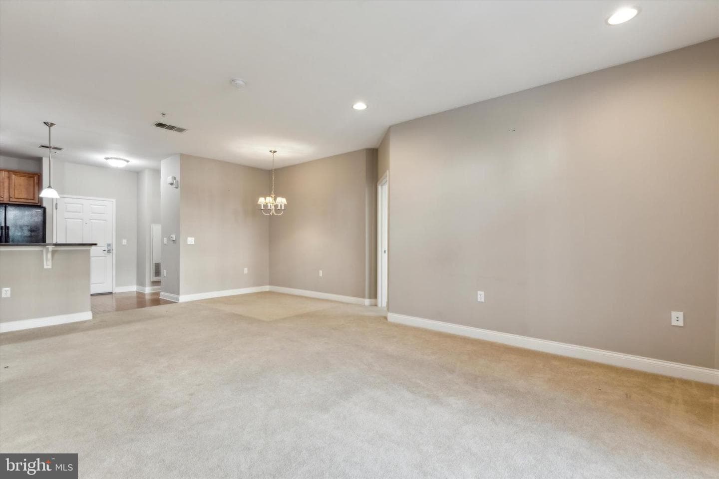 300 W Elm Street #2125 photo 6
