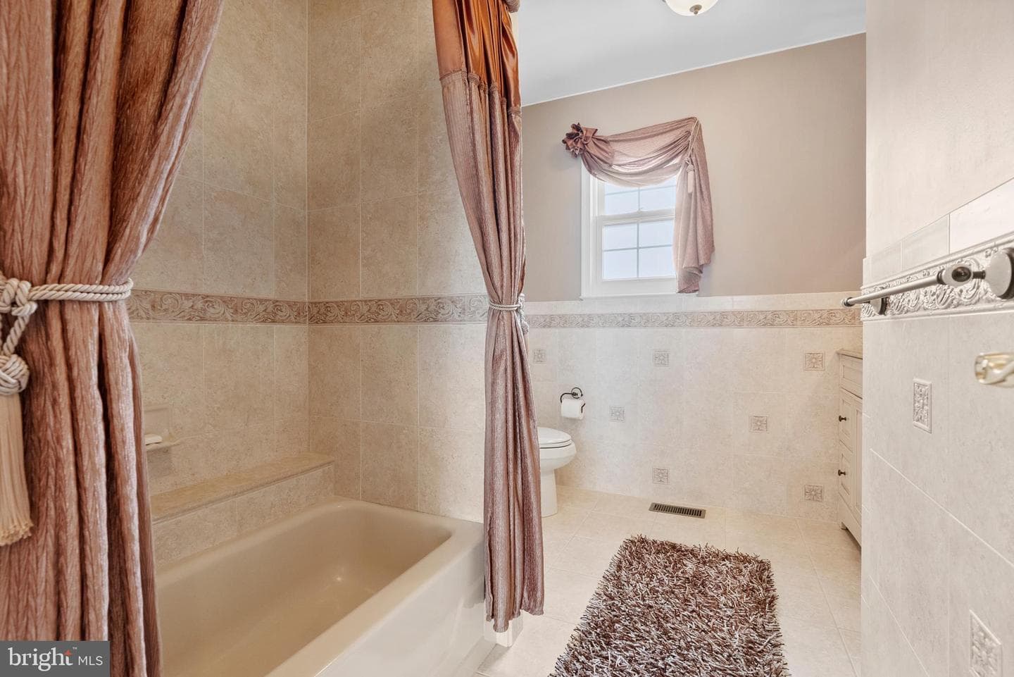 128 Banbury Avenue photo 33