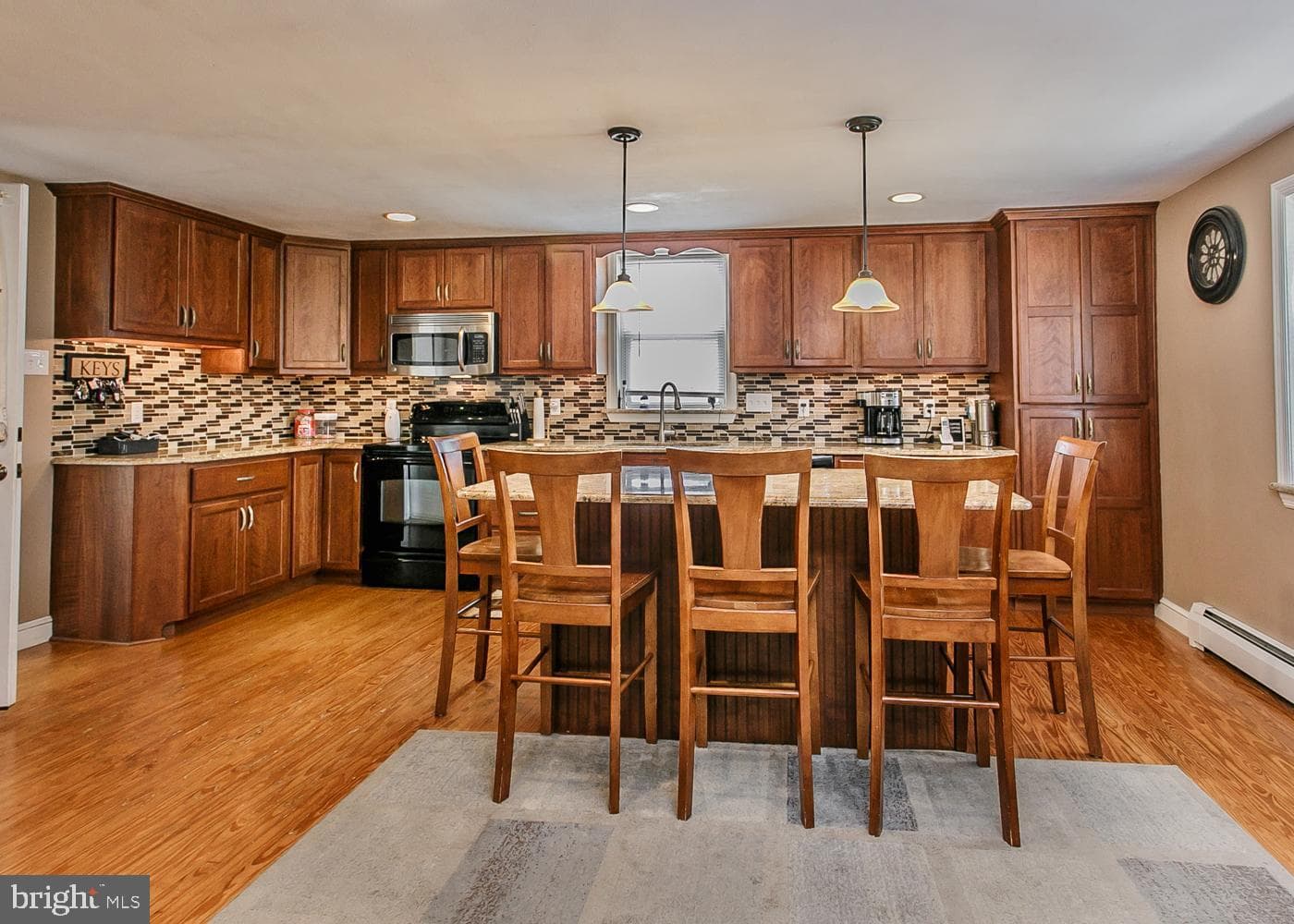 641 King Road photo 18