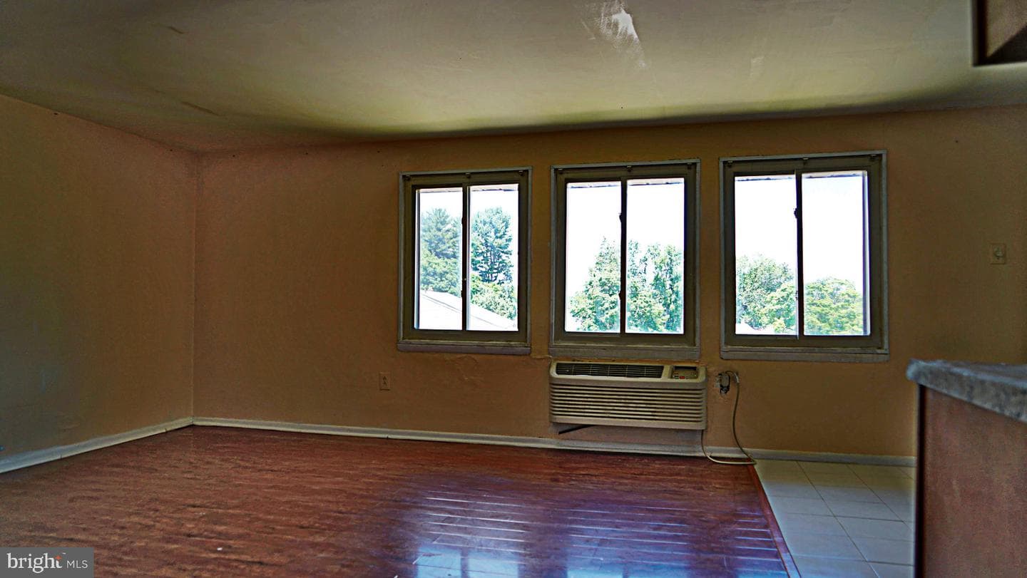 250 Tanglewood Lane #l4 photo 8