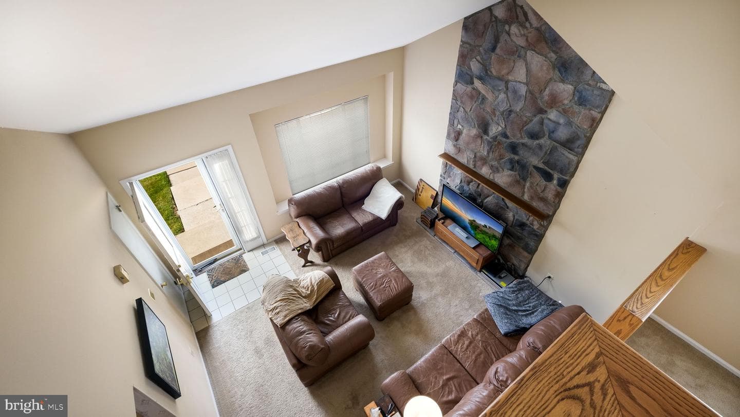 326 Pondview Drive photo 14