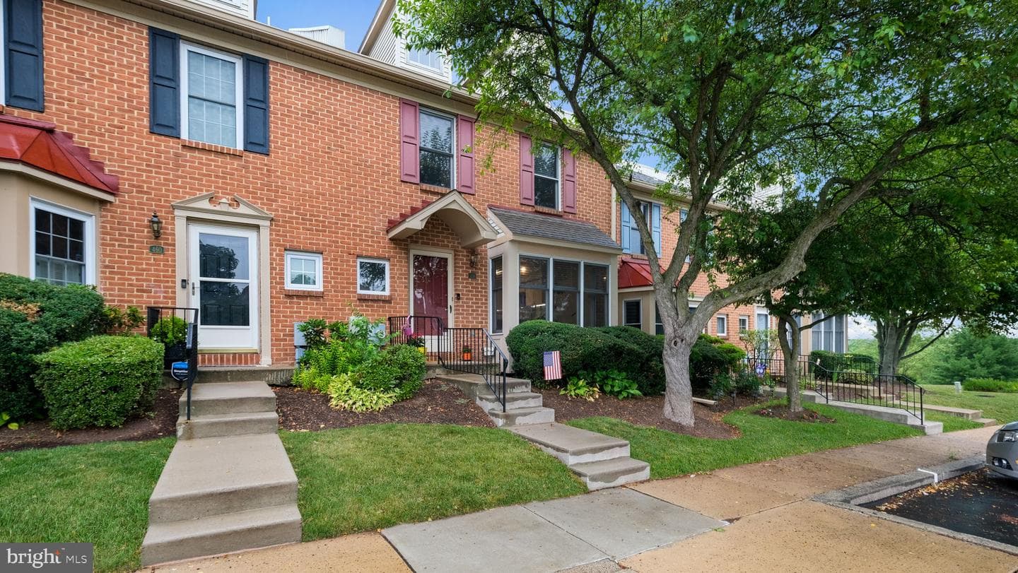 458 Churchill Court photo 1