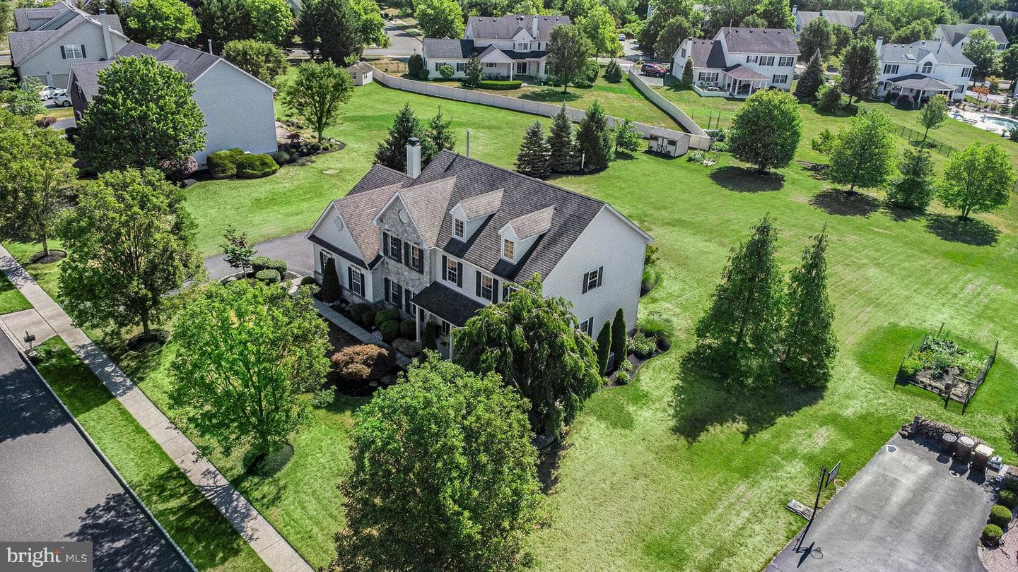 134 Raven Hollow Drive photo 3