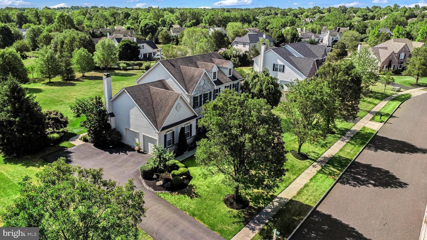 134 Raven Hollow Drive photo 4