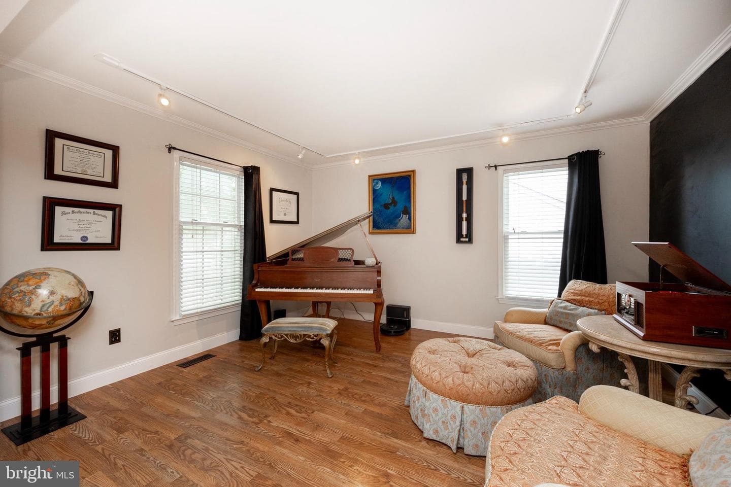 142 Abbey Drive photo 4