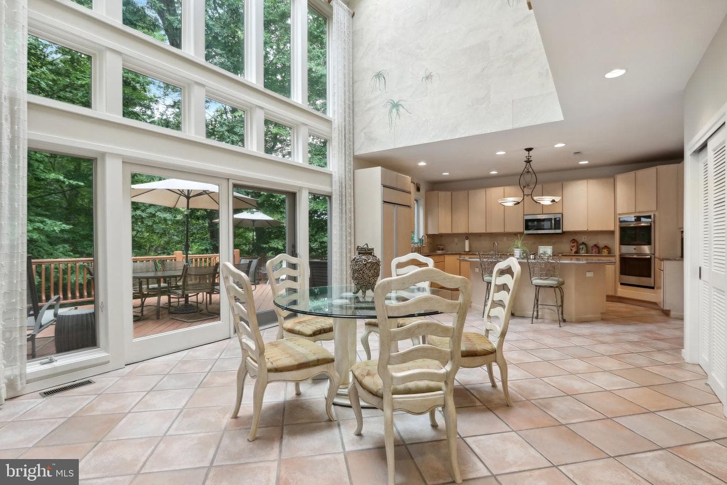 534 Pondview Road photo 5