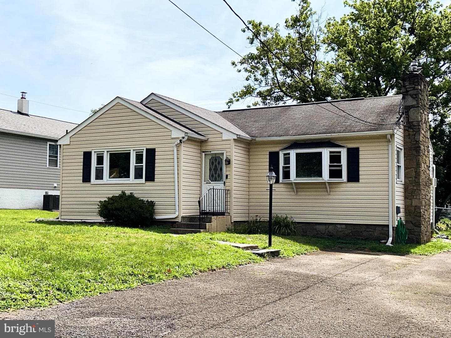 311 Laurel Avenue photo 1